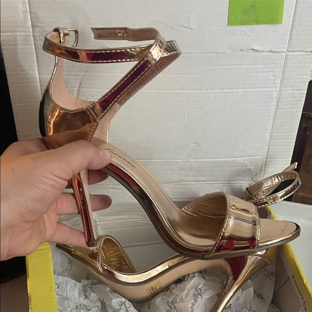 50%off
Forever Link Metallic Gold Heels
